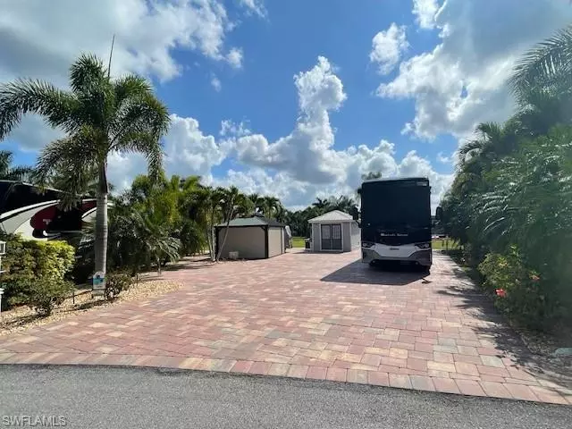 Fort Myers, FL 33905,10008 RAMBLEWOOD CT