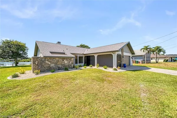 Cape Coral, FL 33990,522 SE 24th ST