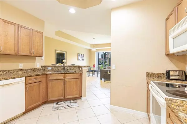 Fort Myers, FL 33908,9807 Solera Cove Pointe #103