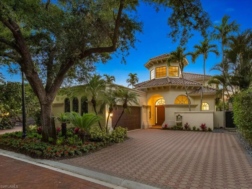 Naples, FL 34108,7855 Vizcaya WAY