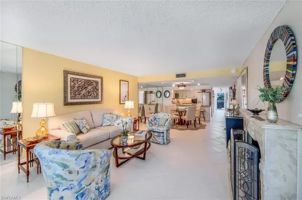 Naples, FL 34103,4200 Belair LN #211