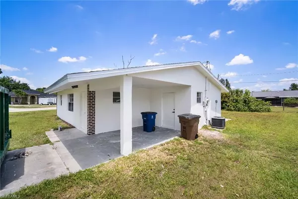 12602 2nd ST, Fort Myers, FL 33905