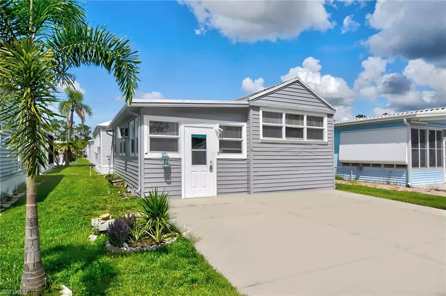 11 Fountain View BLVD, North Fort Myers, FL 33903