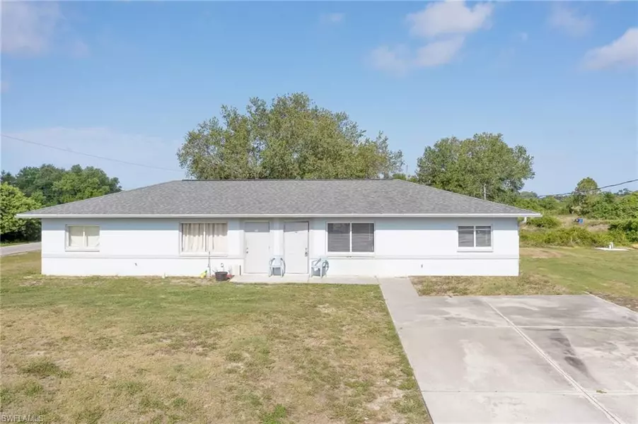 140/142 Gordon AVE S, Lehigh Acres, FL 33973