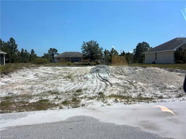 1213 Dodwin ST E, Lehigh Acres, FL 33974