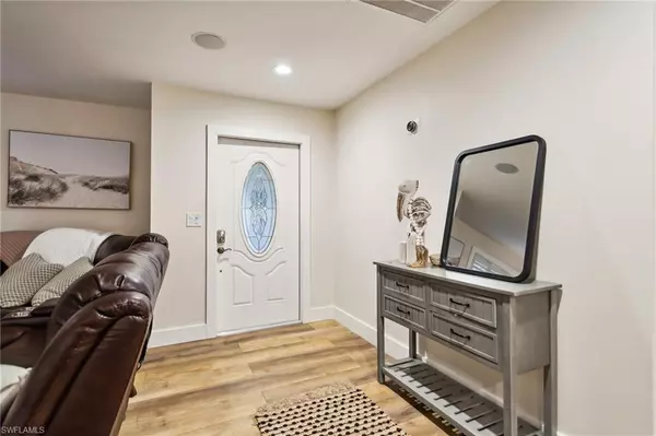 Cape Coral, FL 33990,1404 SE 3rd ST