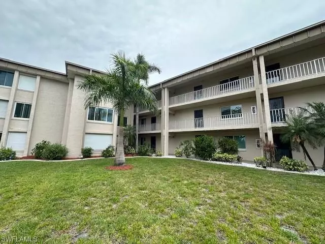 Fort Myers, FL 33901,2264 Winkler AVE #210