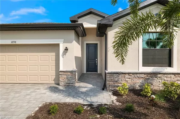 Port Charlotte, FL 33953,1698 Saddlewood CIR