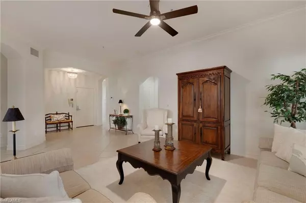 Naples, FL 34109,2863 Tiburon BLVD E #102