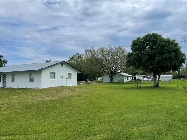 Moore Haven, FL 33471,600 5th ST SW