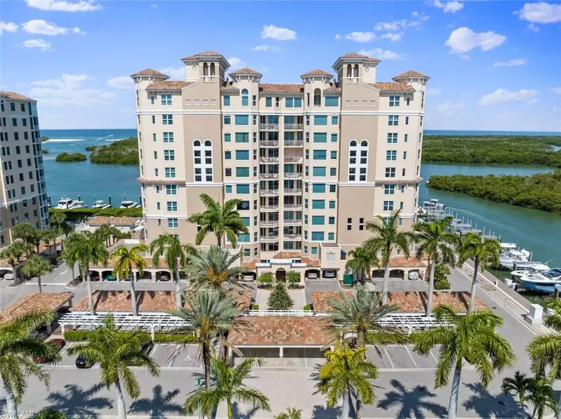 445 DOCKSIDE DR #B-202, Naples, FL 34110