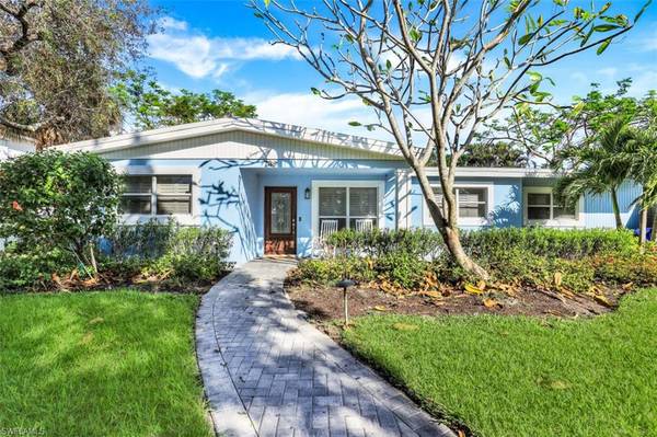 739 7th AVE N, Naples, FL 34102