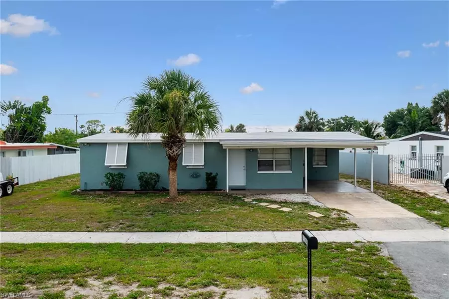 950 Tropical Palm AVE, North Fort Myers, FL 33903