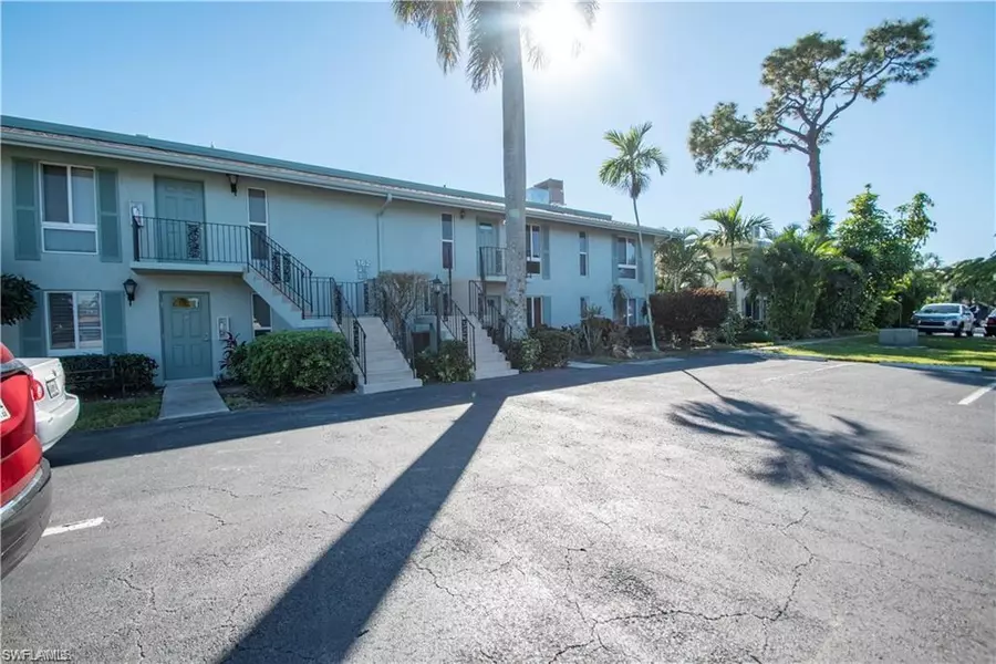 162 Teryl RD #6-2, Naples, FL 34112