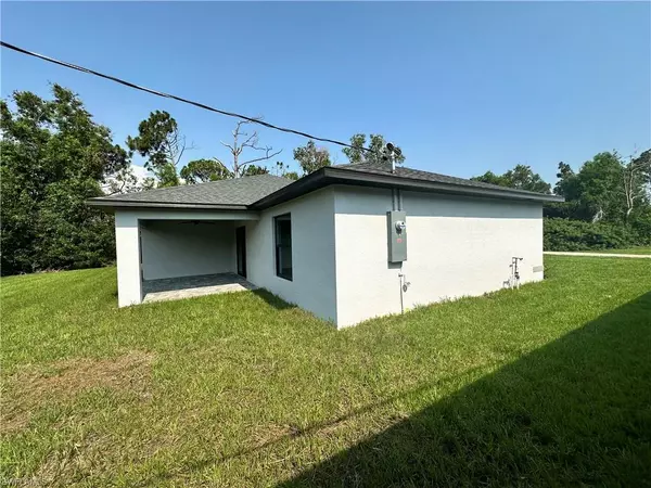 Lehigh Acres, FL 33972,442 Windermere DR