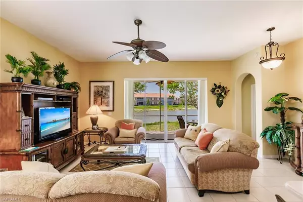 Naples, FL 34104,6821 Sterling Greens DR #9