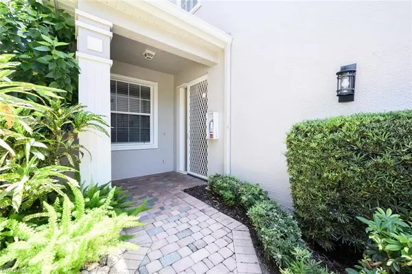 Naples, FL 34105,4940 Westchester CT #3702