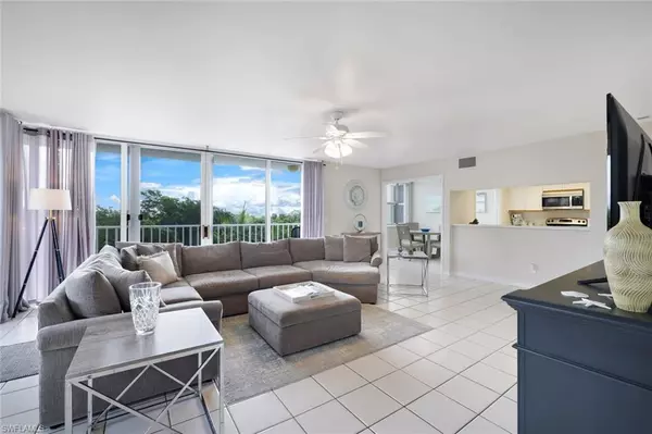 Naples, FL 34108,5550 Heron Point DR #304