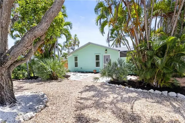 Sanibel, FL 33957,534 Piedmont RD