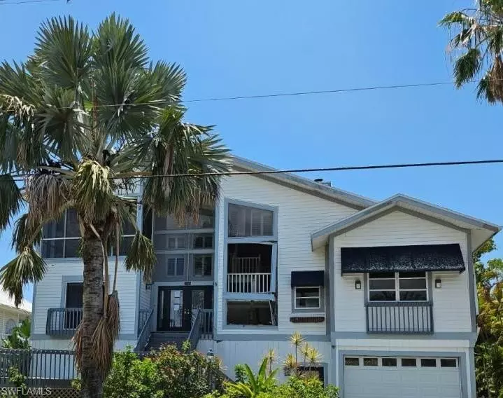 11841 Isle Of Palms DR, Fort Myers Beach, FL 33931