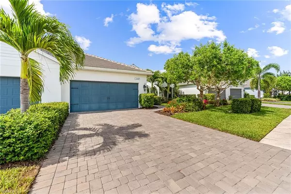 Naples, FL 34112,2167 Marquesa CIR