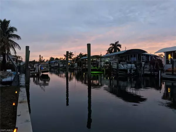 Fort Myers Beach, FL 33931,36 Emily LN