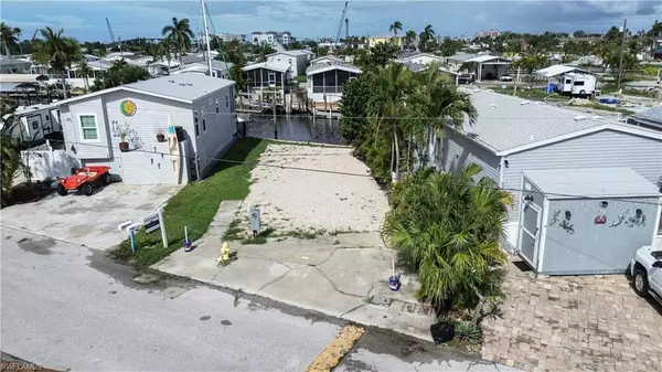 Fort Myers Beach, FL 33931,36 Emily LN