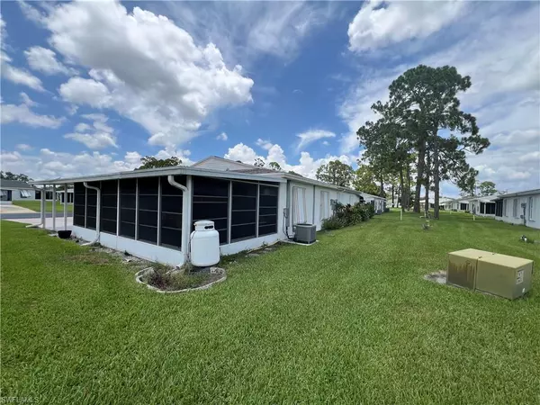 Lehigh Acres, FL 33936,7 Aztec Lily LN