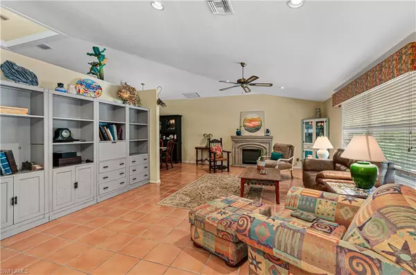 Naples, FL 34119,5780 Hidden Oaks LN