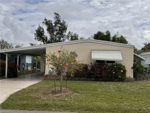 350 Shoreland DR, Fort Myers, FL 33905