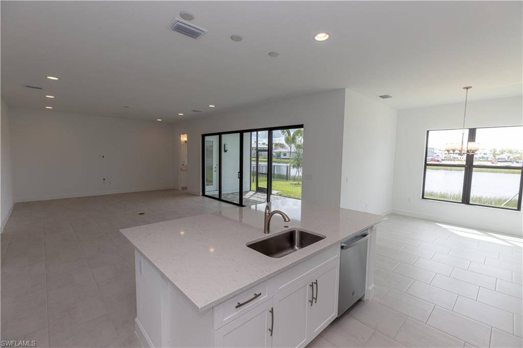 Estero, FL 33928,20488 Fair Oak LN