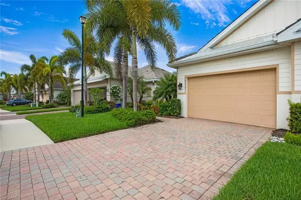 Naples, FL 34114,14915 Edgewater CIR