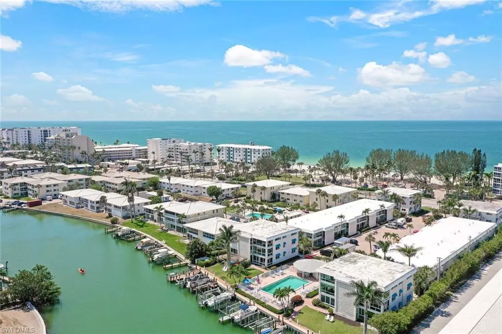 Naples, FL 34102,2100 Gulf Shore BLVD N #215