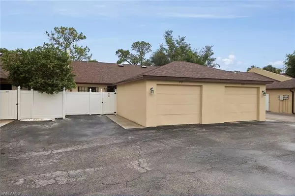 3717 Springwood DR #3717, Naples, FL 34104