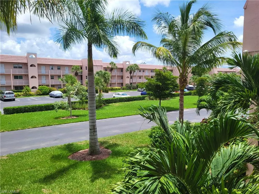 Naples, FL 34105,150 Turtle Lake CT #202