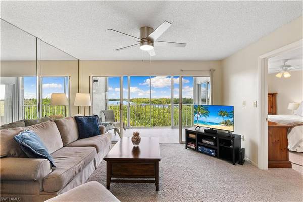 100 Stevens Landing DR #302, Marco Island, FL 34145