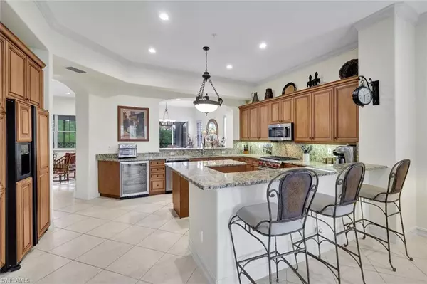 Naples, FL 34109,2830 Tiburon BLVD E #103