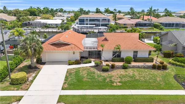 Marco Island, FL 34145,329 Rockhill CT