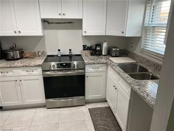 Fort Myers, FL 33908,16881 Davis RD #312