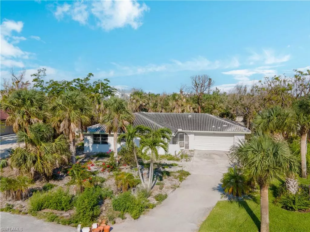 Sanibel, FL 33957,586 Boulder DR