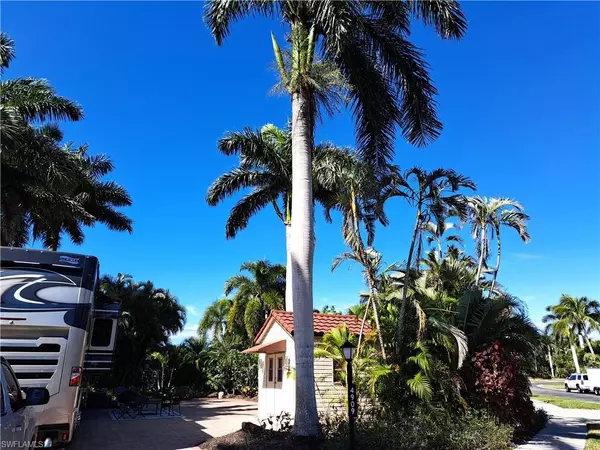 4909 Coach LN,  Naples,  FL 34114