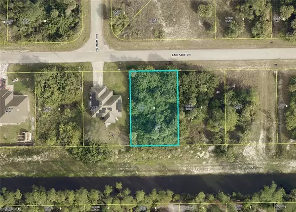 924 Lakeside DR, Lehigh Acres, FL 33974