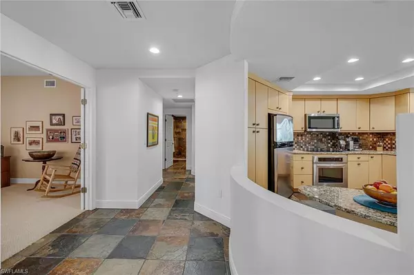 Bonita Springs, FL 34134,260 Barefoot Beach BLVD #305