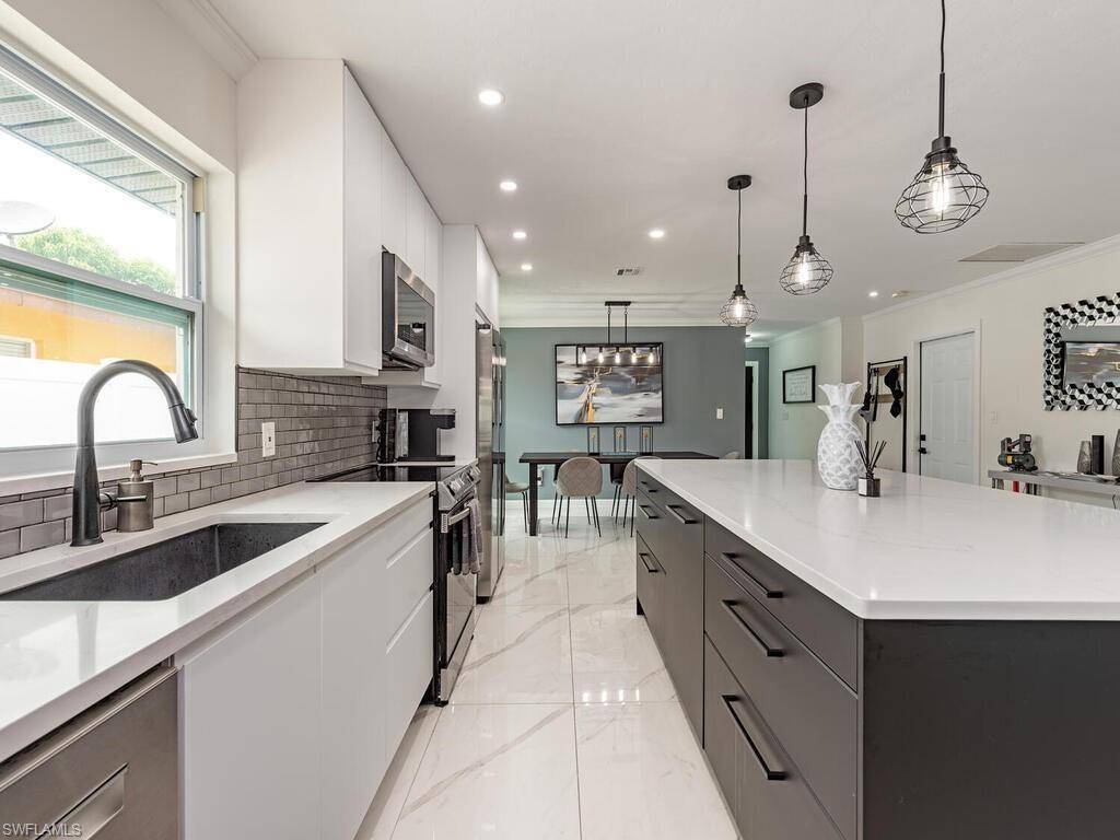 Naples, FL 34108,714 109th AVE N