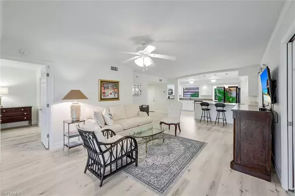 Naples, FL 34108,5930 Via Lugano #101