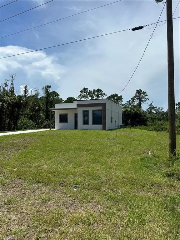 134 Viewpoint DR, Lehigh Acres, FL 33972