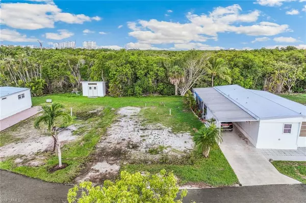 Naples, FL 34110,777 Lot 31 Walkerbilt RD