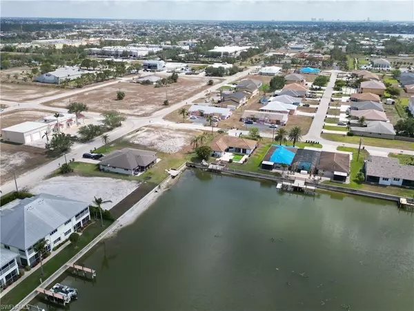 Cape Coral, FL 33991,332 SW 3rd ST #207