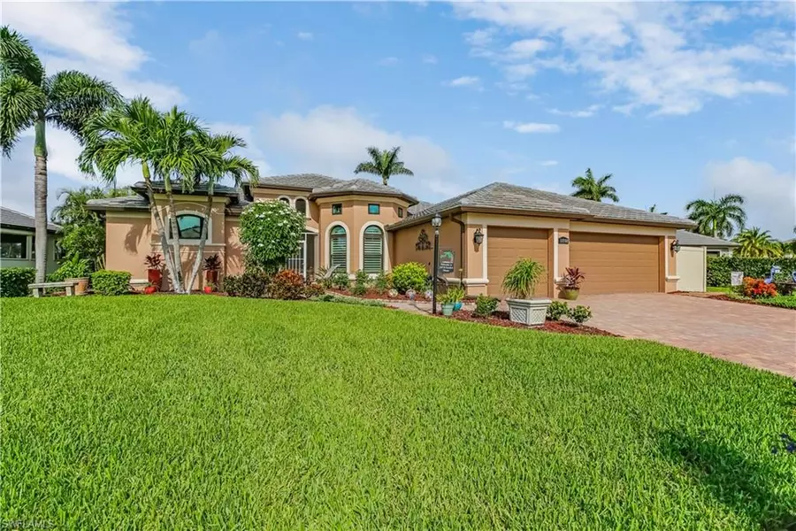 11758 Lady Anne CIR, Cape Coral, FL 33991