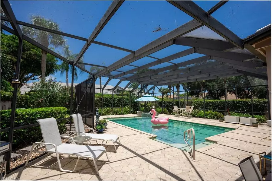 732 Courtside DR, Naples, FL 34105